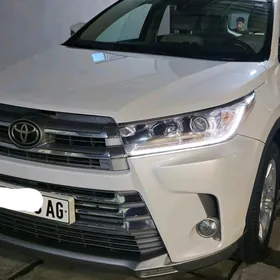 Toyota Highlander 2018