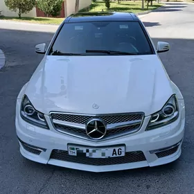 Mercedes-Benz C300 2011