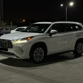 Toyota Highlander 2022