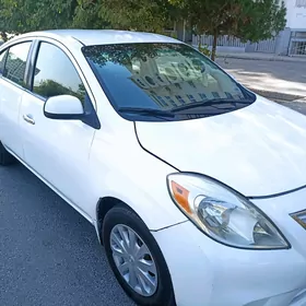 Nissan Versa 2012