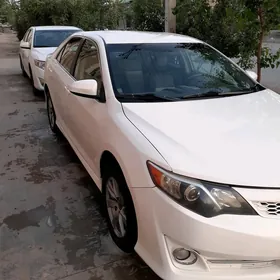 Toyota Camry 2013