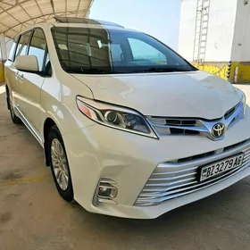 Toyota Sienna 2018