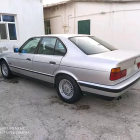 BMW 525 1990