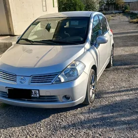 Nissan Versa 2010