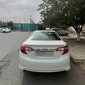 Toyota Camry 2014