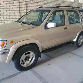 Nissan Pathfinder 1999