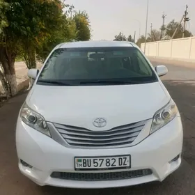 Toyota Sienna 2010