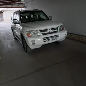 Mitsubishi Pajero 2003