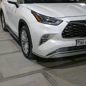 Toyota Highlander 2020