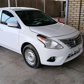 Nissan Versa 2018