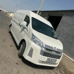 Toyota Hiace 2021