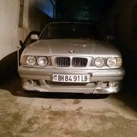 BMW 525 1990