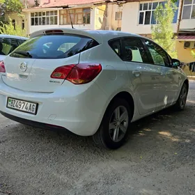 Opel Astra 2010