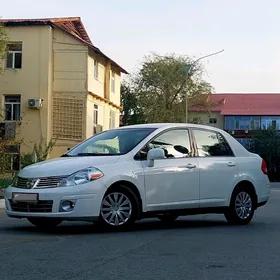 Nissan Versa 2011