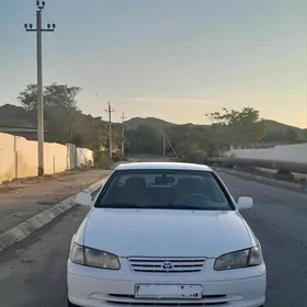 Toyota Camry 2001