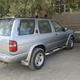 Nissan Pathfinder 1998