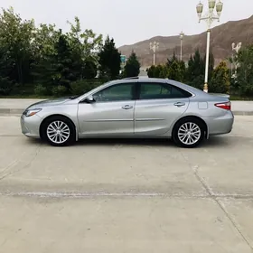 Toyota Camry 2016