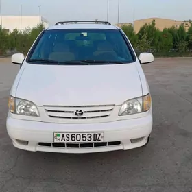 Toyota Sienna 2002