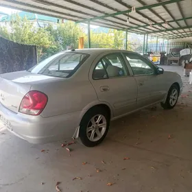 Nissan Sunny 2010