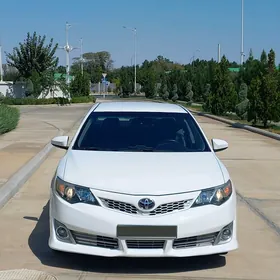 Toyota Camry 2013