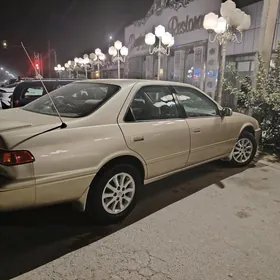 Toyota Camry 2000