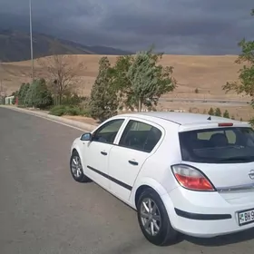 Opel Astra 2005