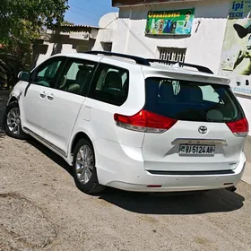 Toyota Sienna 2010