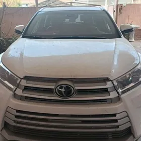 Toyota Highlander 2019