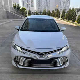 Toyota Camry 2020