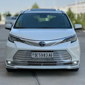 Toyota Sienna 2021