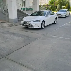 Lexus ES 350 2019