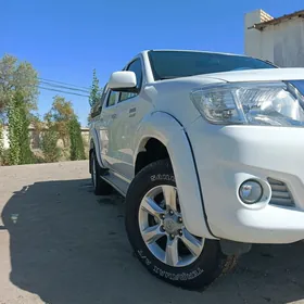 Toyota Hilux 2011