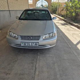 Toyota Camry 2001