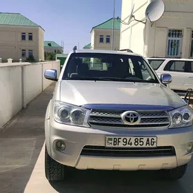 Toyota Fortuner 2008