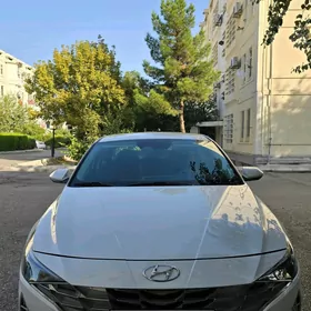 Hyundai Elantra 2021