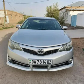 Toyota Camry 2014