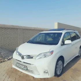 Toyota Sienna 2018