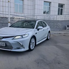 Toyota Camry 2018