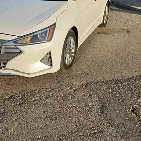 Hyundai Elantra 2019