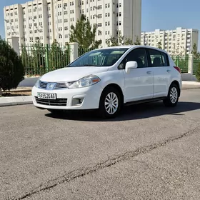 Nissan Versa 2011