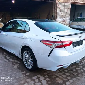 Toyota Camry 2018