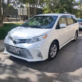 Toyota Sienna 2019