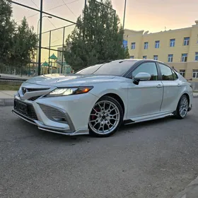 Toyota Camry 2021