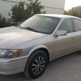 Toyota Camry 2001