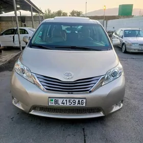 Toyota Sienna 2016