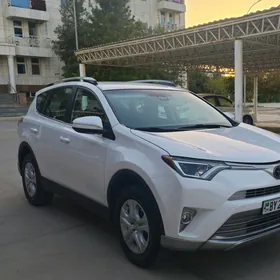 Toyota RAV4 2017