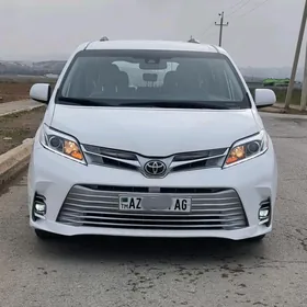 Toyota Sienna 2019