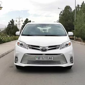 Toyota Sienna 2020