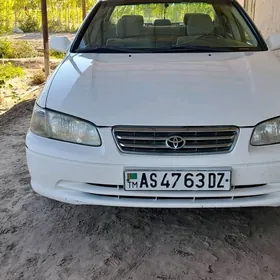 Toyota Camry 2001