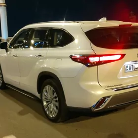 Toyota Highlander 2021